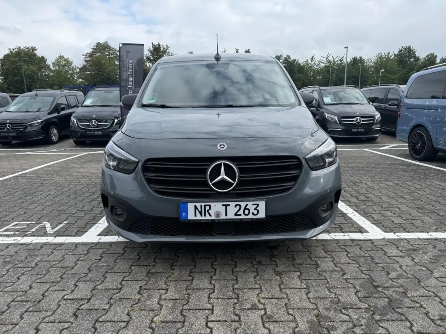 Mercedes-Benz Citan 112 CDI Kasten PRO Standard AHK LED Navi Grau - 2