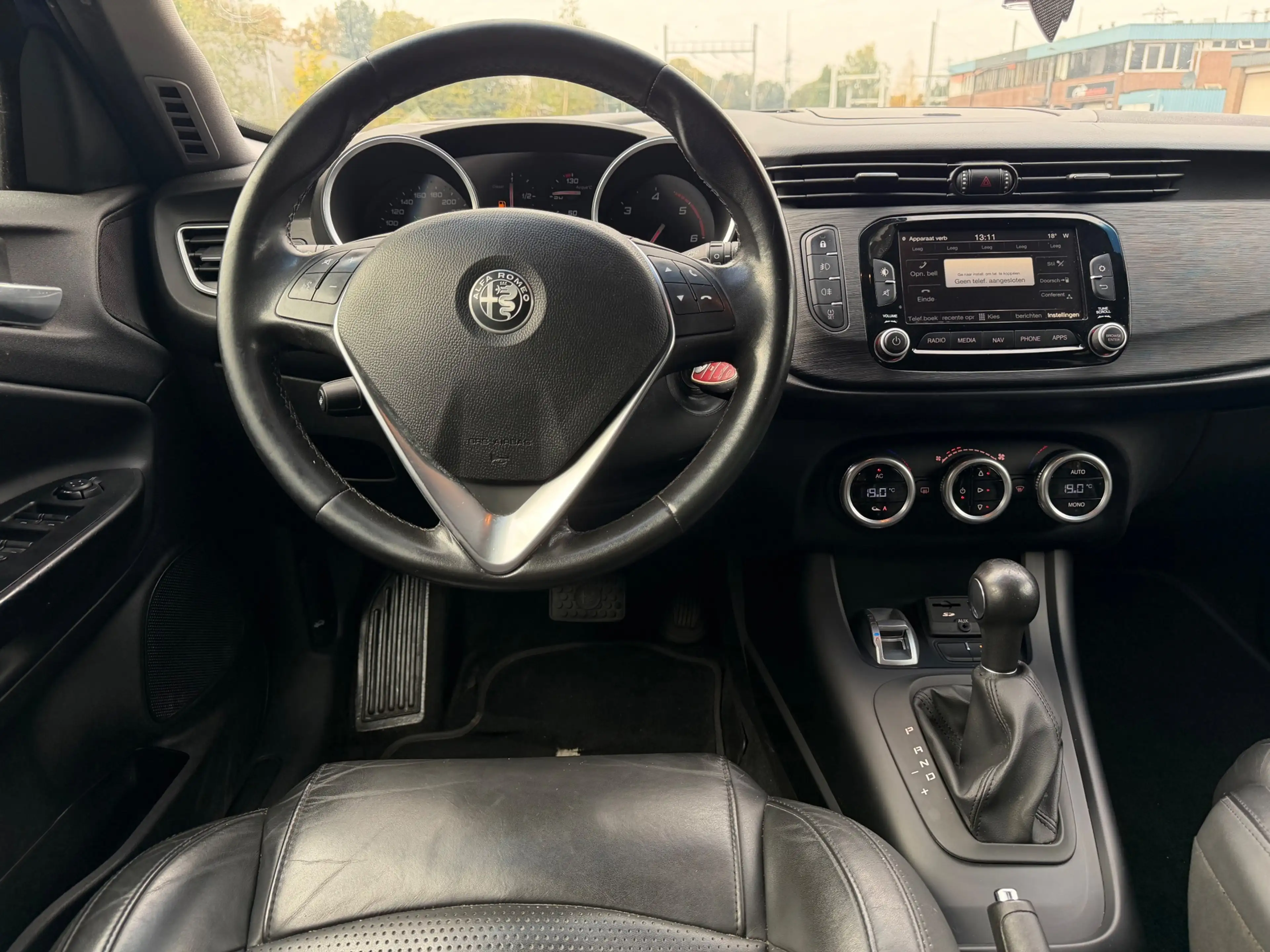 Alfa Romeo Giulietta 2.0 JTDm Exclusive — photo 14