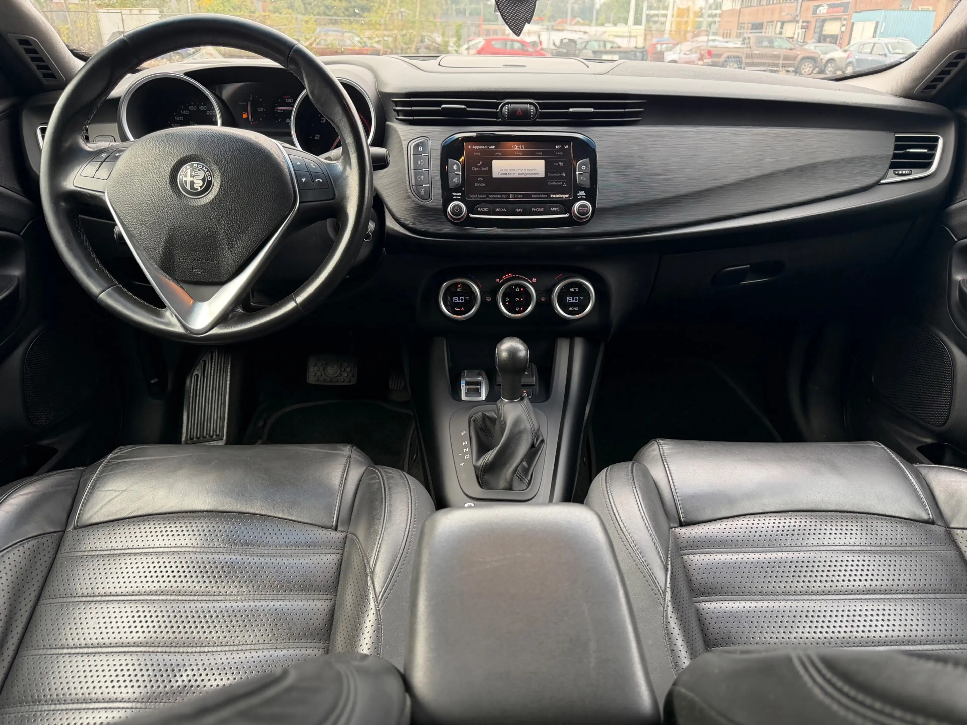 Alfa Romeo Giulietta 2.0 JTDm Exclusive — photo 11