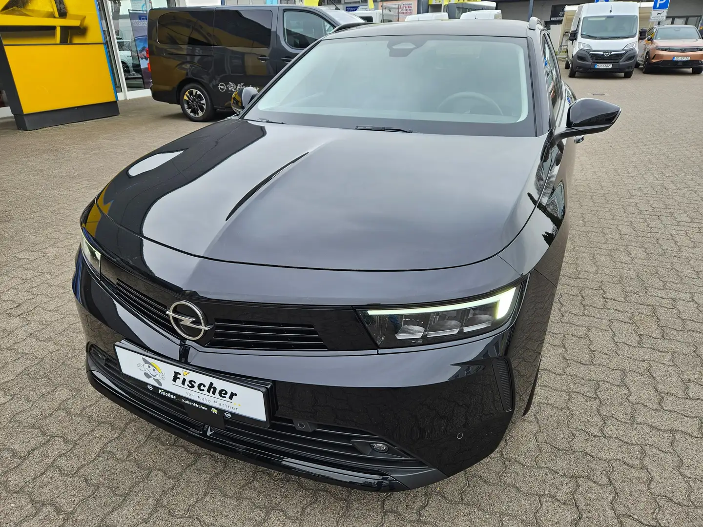 Opel Astra Enjoy / TechPaket / LED-Scheinwerfer / Allwetter Schwarz - 1