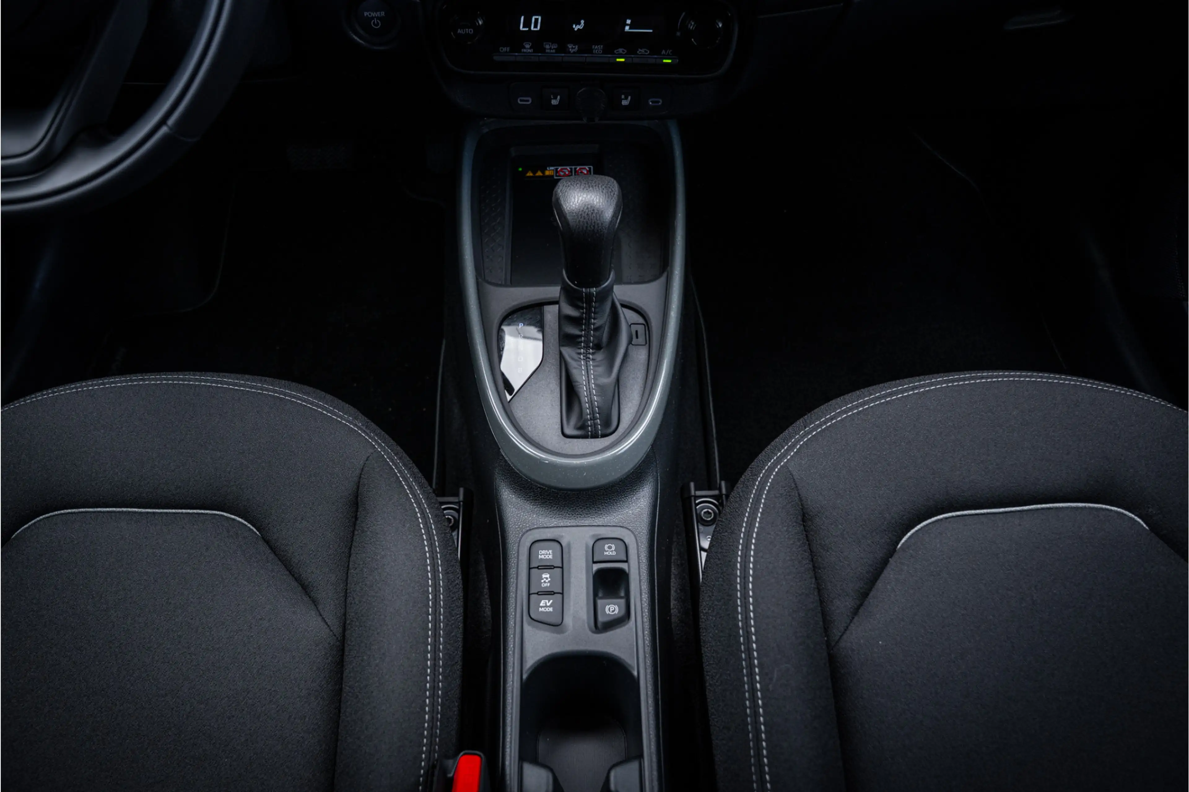 Toyota Aygo X Hybrid 115 pulse Automaat ** Stoelverwarming ** Ca — photo 11