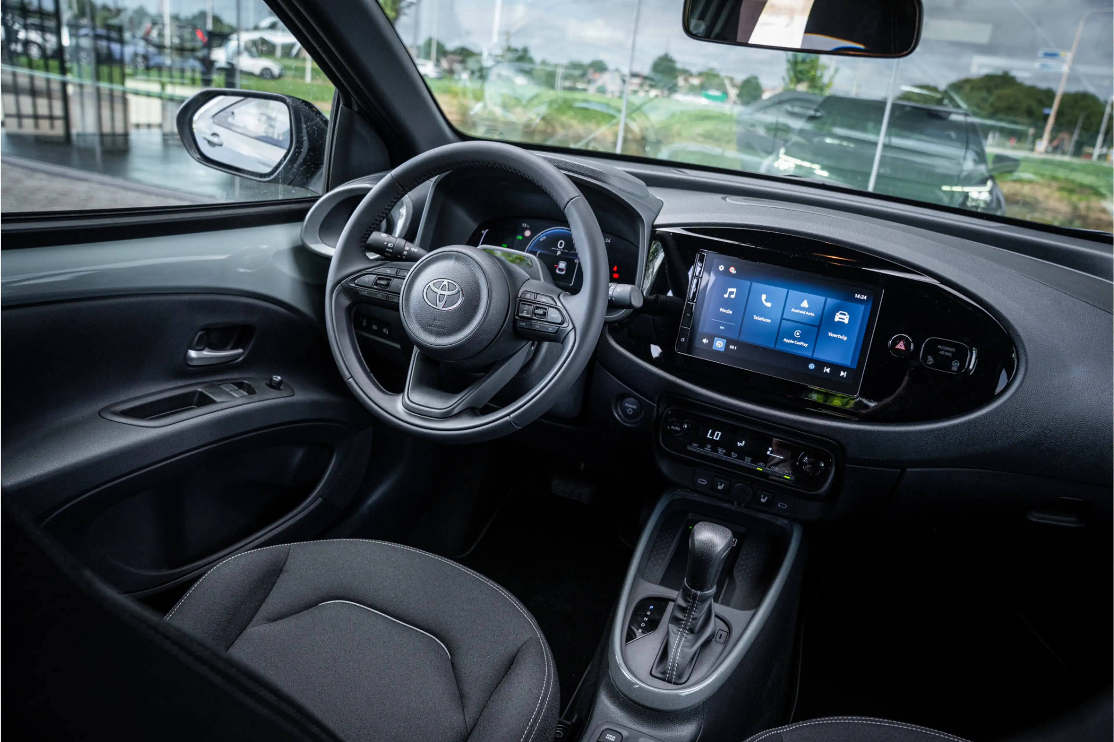 Toyota Aygo X Hybrid 115 pulse Automaat ** Stoelverwarming ** Ca — photo 31
