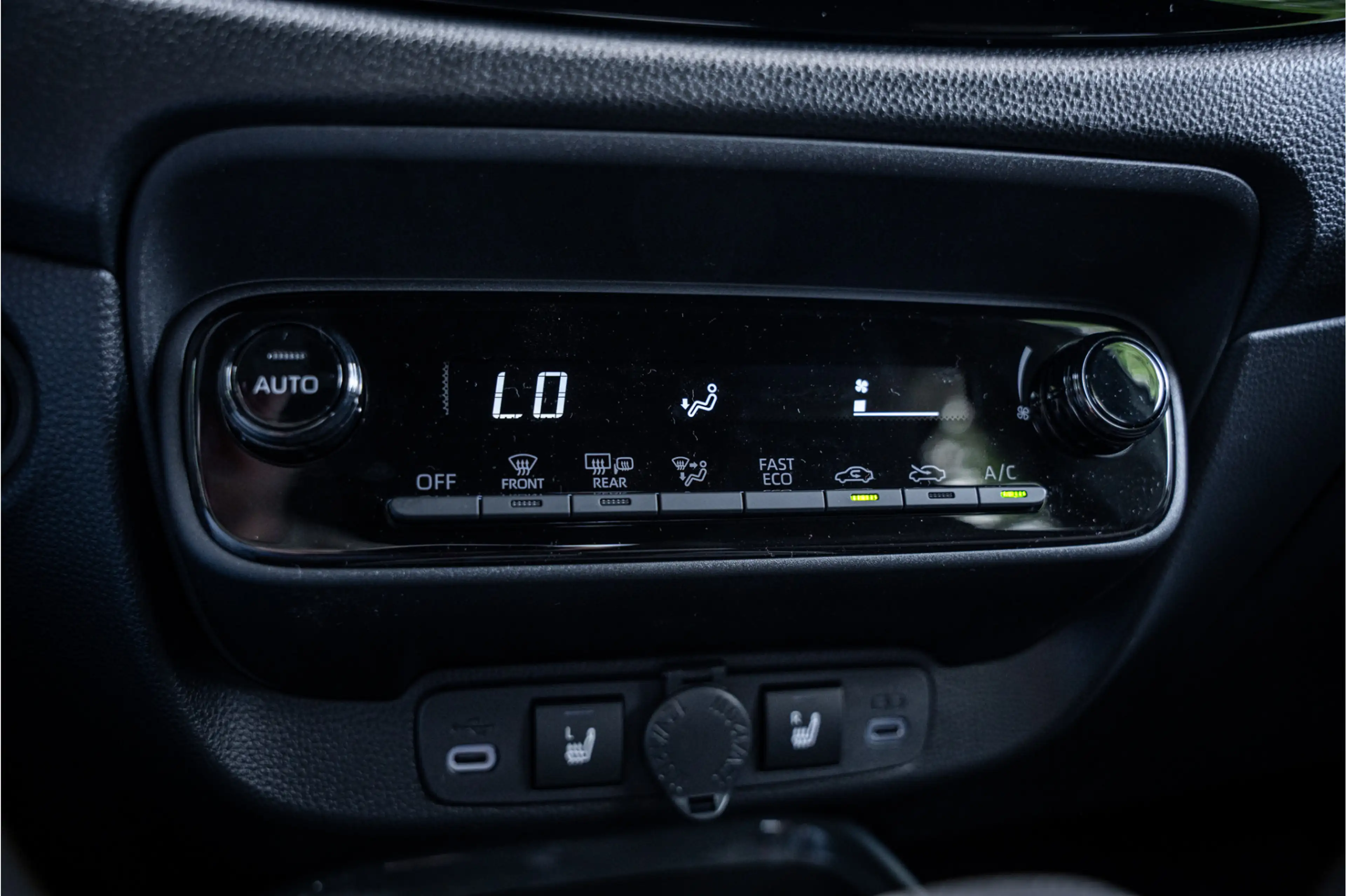 Toyota Aygo X Hybrid 115 pulse Automaat ** Stoelverwarming ** Ca — photo 24