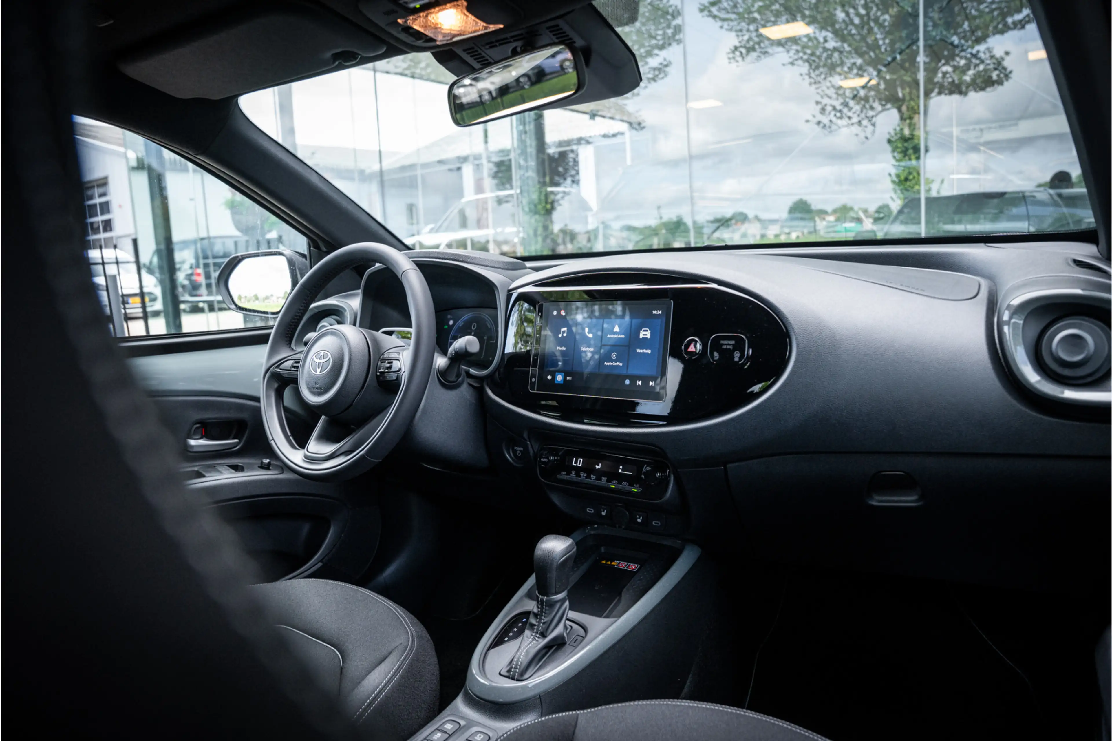 Toyota Aygo X Hybrid 115 pulse Automaat ** Stoelverwarming ** Ca — photo 35