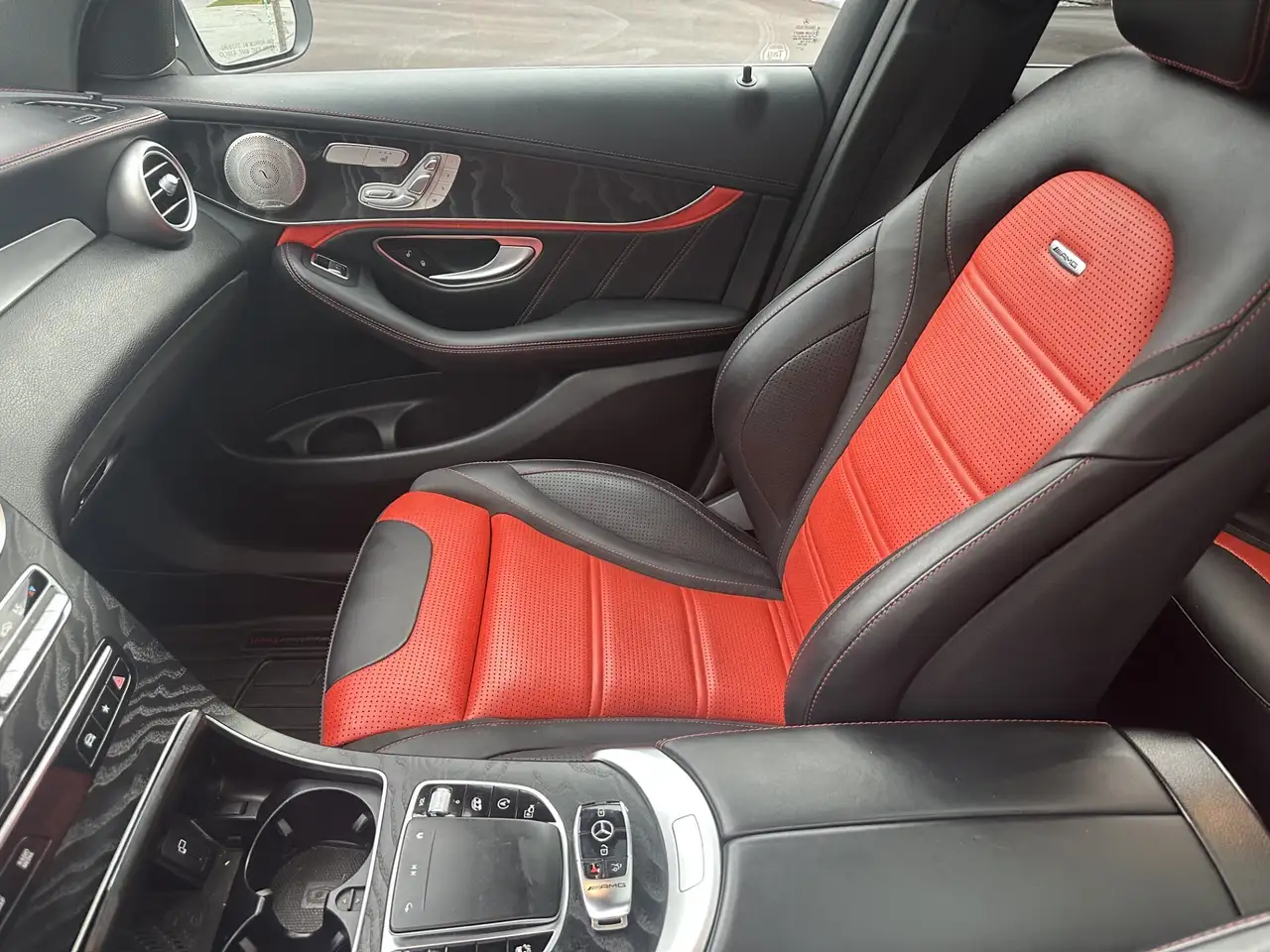 Mercedes-Benz GLC снимка Mercedes-Benz GLC
