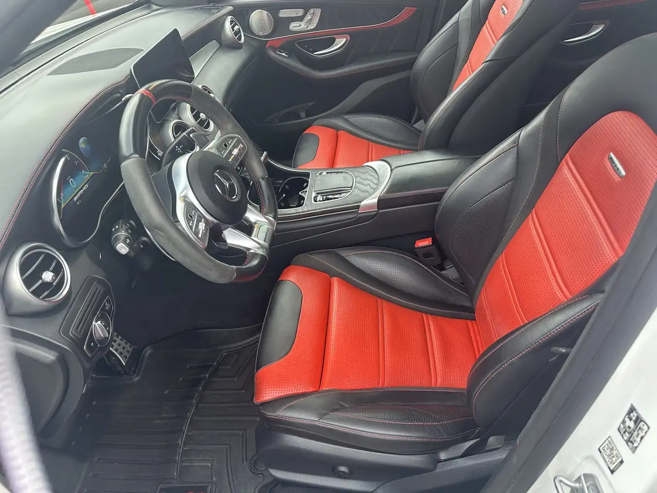 Mercedes-Benz GLC снимка Mercedes-Benz GLC