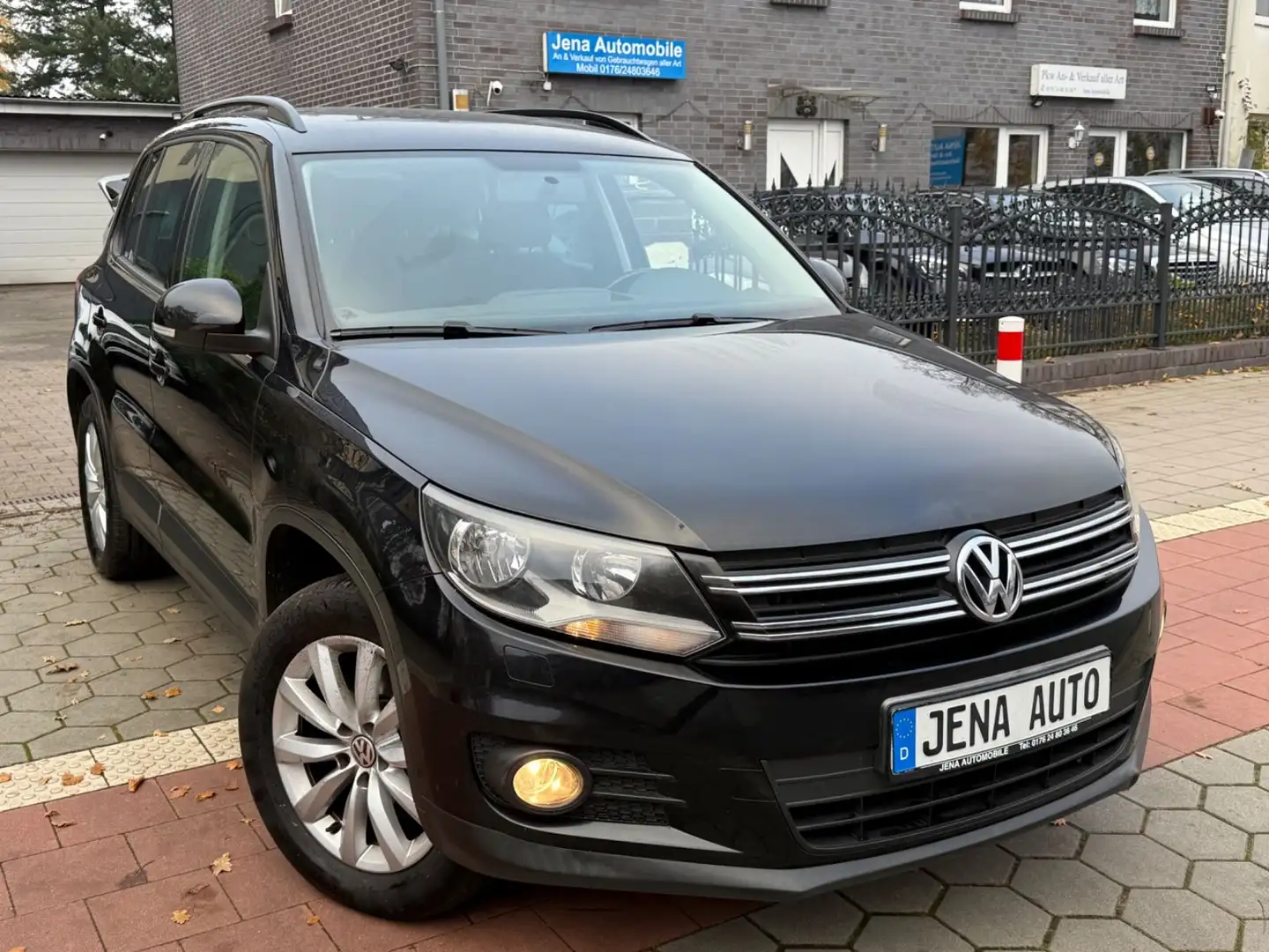 Volkswagen Tiguan 4Motion 2.0 TDI 140Ps 1 Vorbesi. AHK Zwart - 1