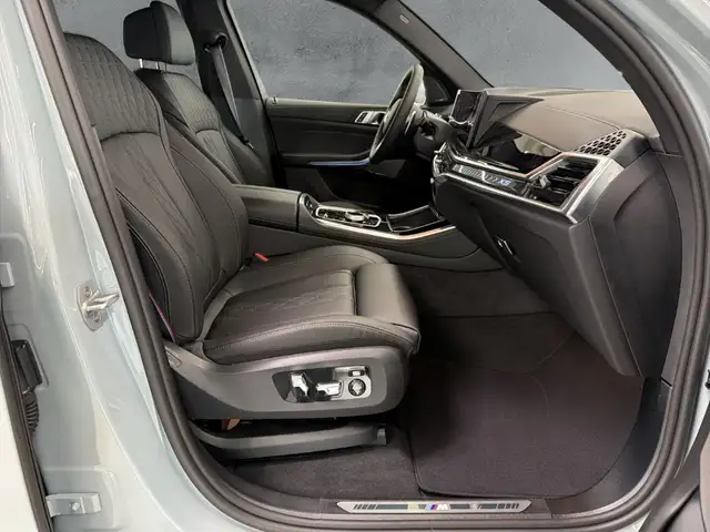 BMW X5 view 11
