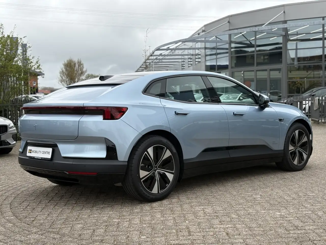 Polestar 4 2025
