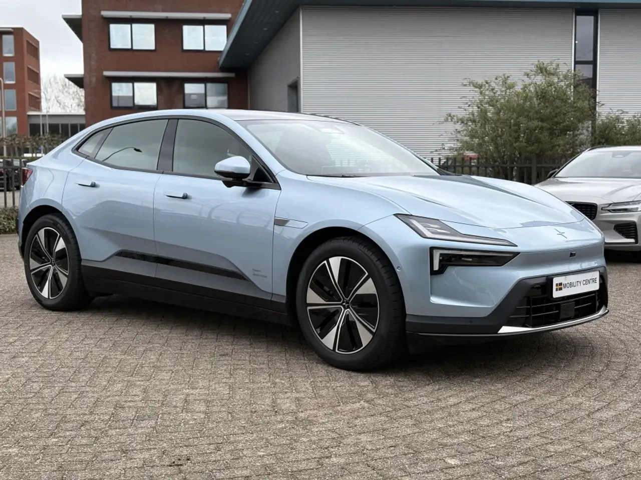 Polestar 4 2025