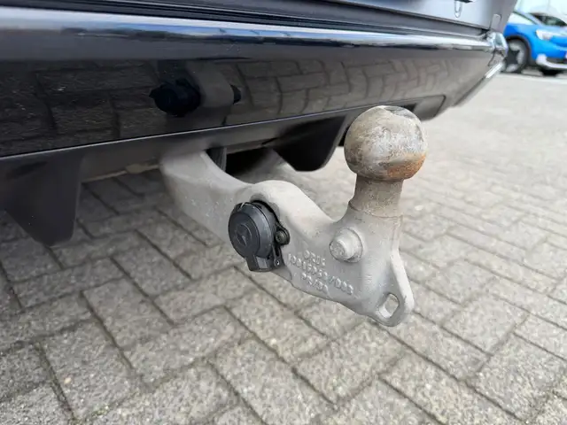 Mercedes-Benz GLE view 12