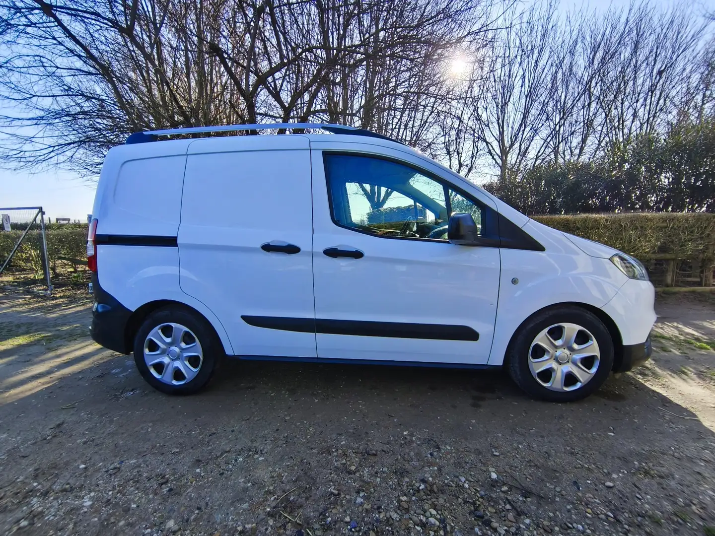 Ford Courier Autocarro ottime condizioni - 2