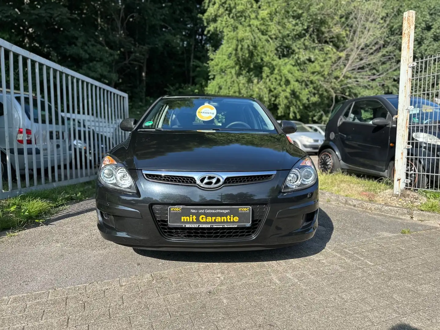 Hyundai i30 Edition+*Tüv Neu*Klima*Gepflegt*Top* Schwarz - 1