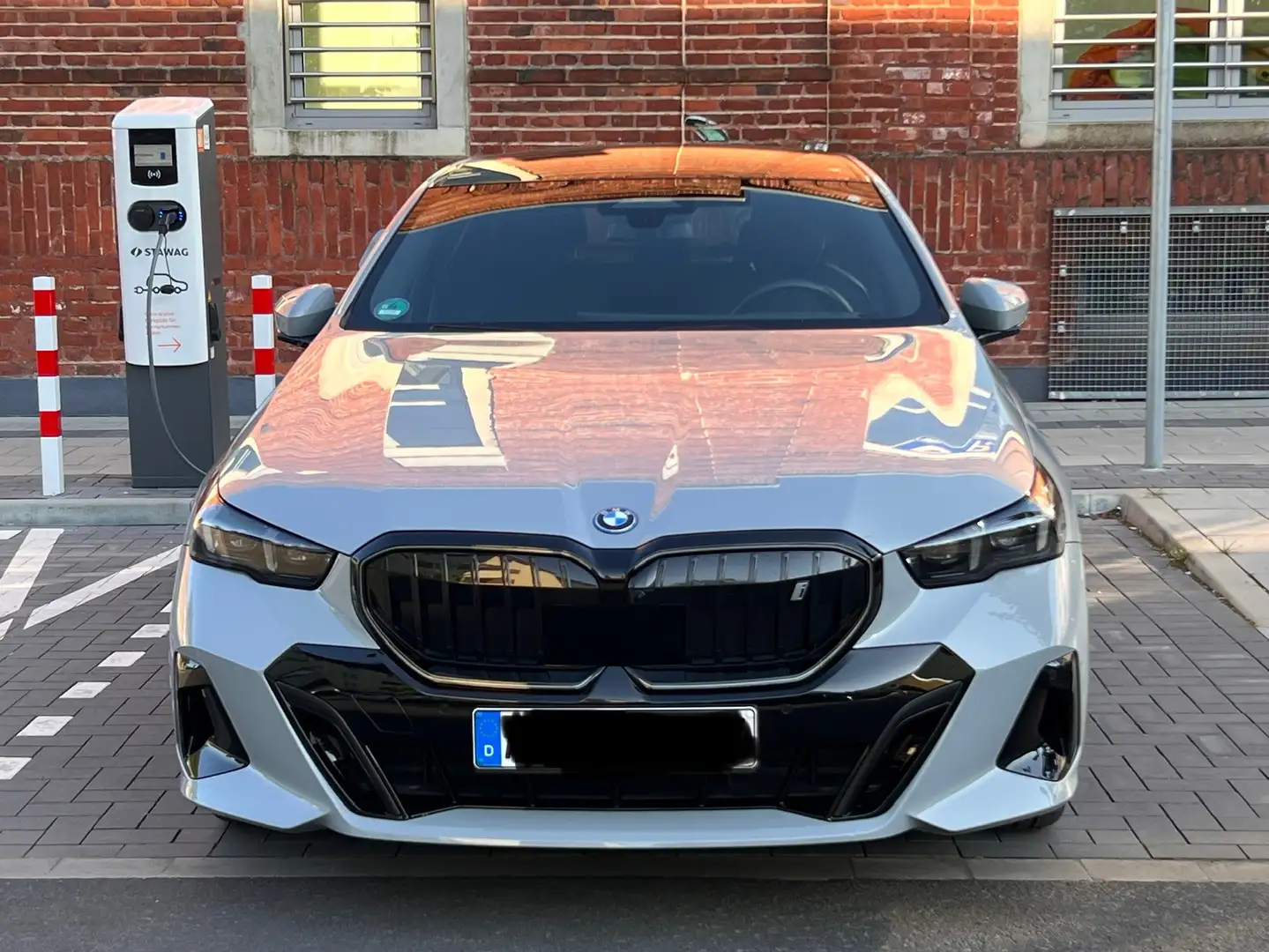 BMW i5 i5 eDrive40 Šedá - 2