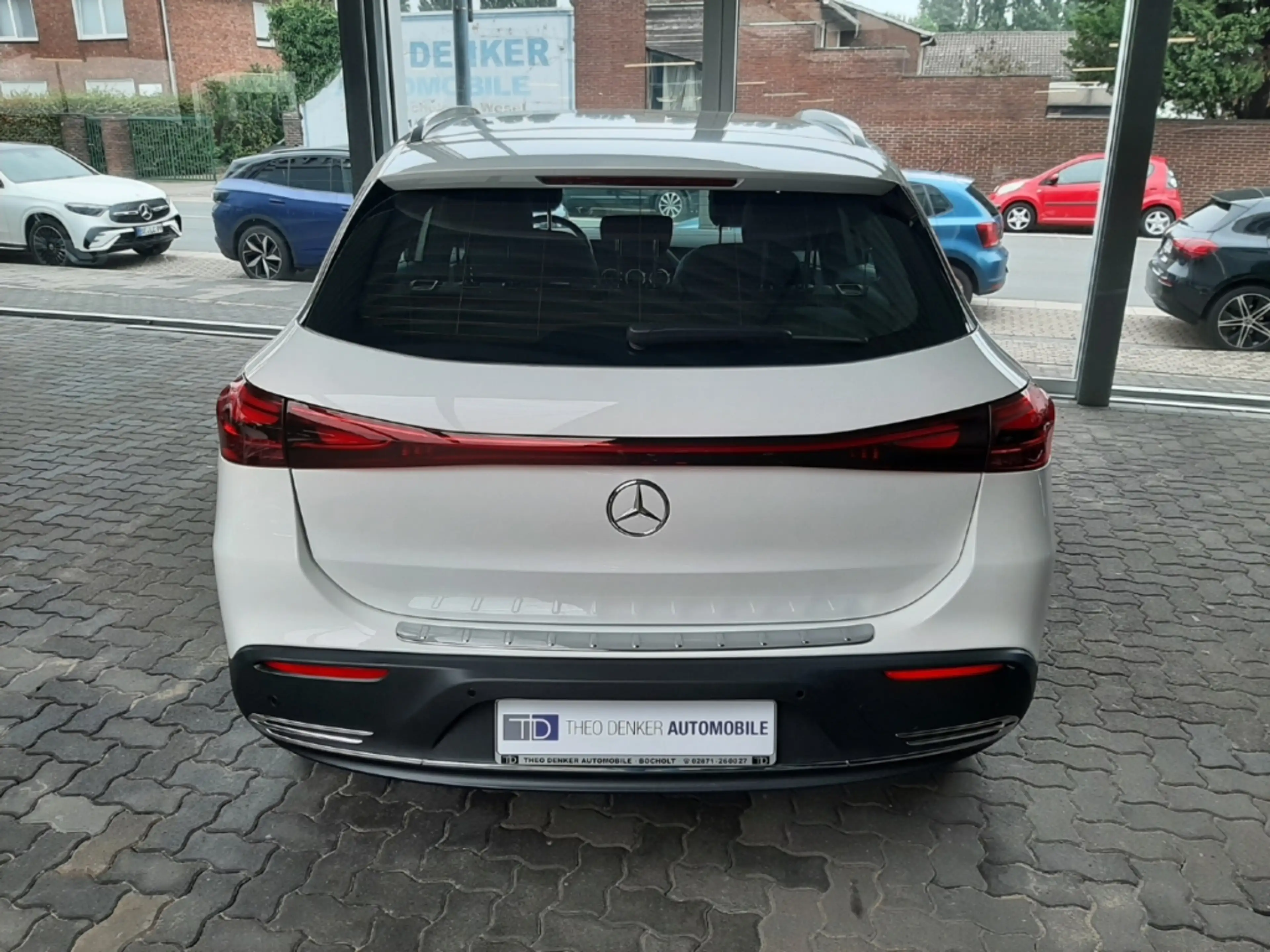 Mercedes-Benz EQA 250+ Progressive Distronic 19 Zoll — photo 4