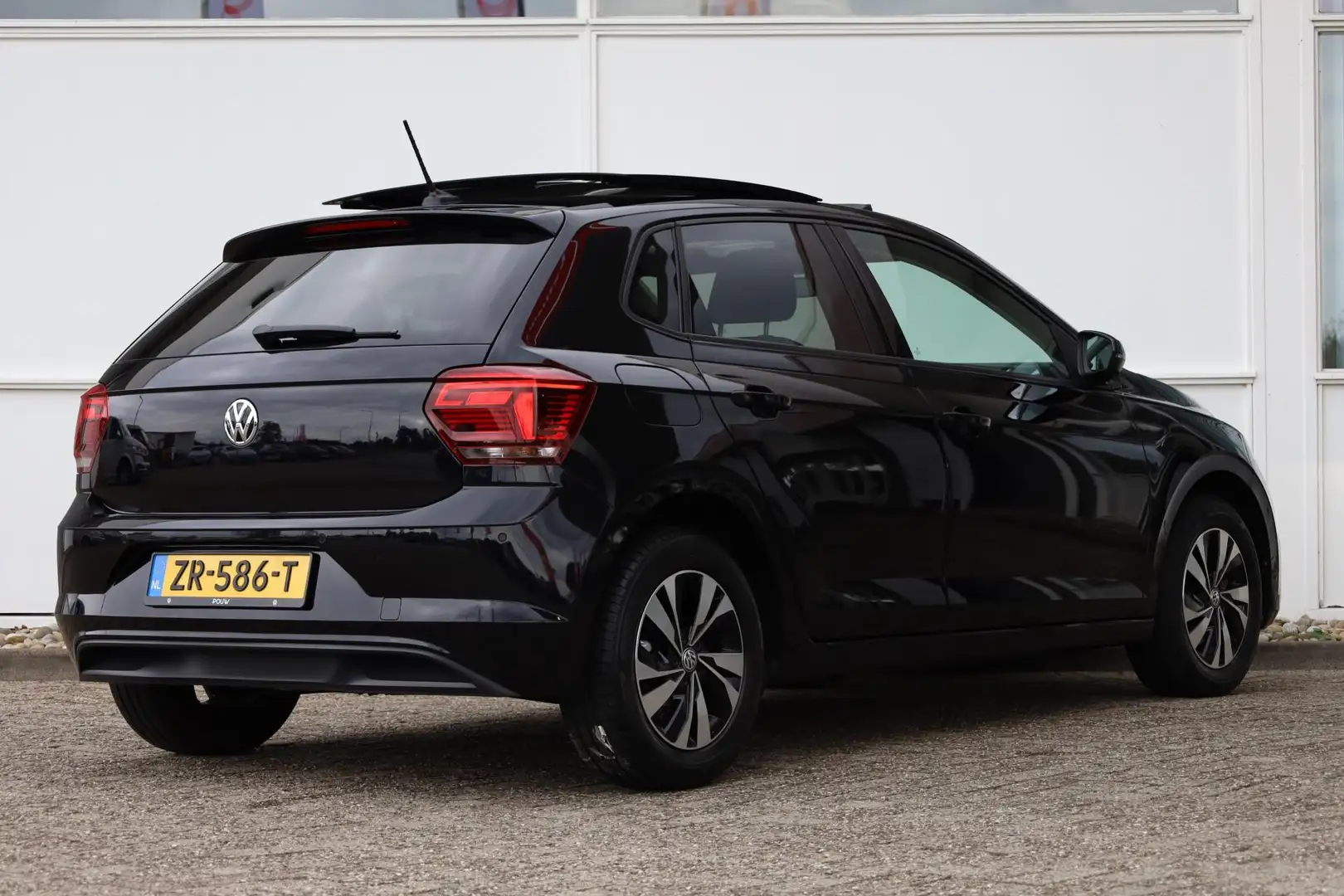 Volkswagen Polo 1.0 TSI 115pk Comfortline Business | Afneembare tr Zwart - 2