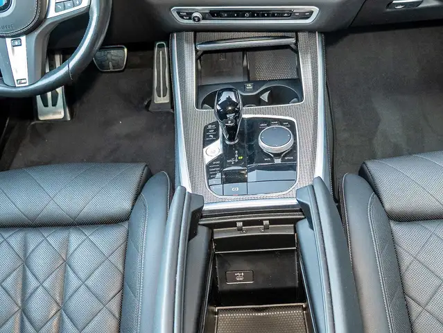 BMW X5 view 10