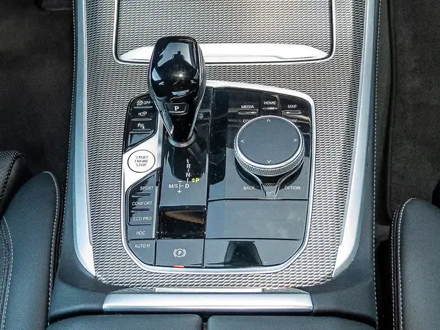 BMW X5 view 11