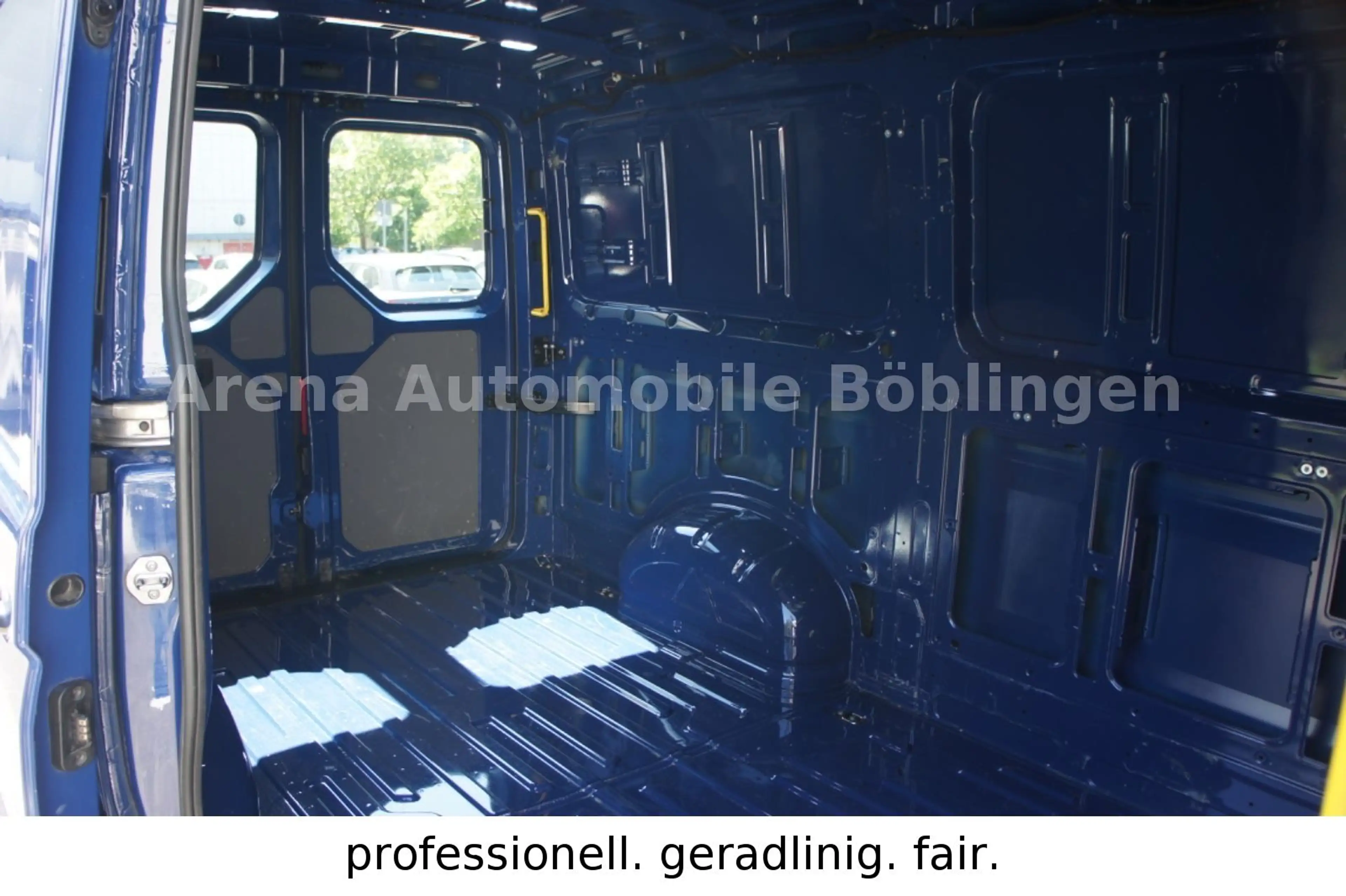 Volkswagen Crafter 2.0 TDI Kasten 35 mittellang*KLIMA*AHK* — photo 12