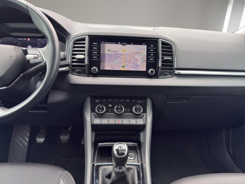 Skoda Karoq Tour Klima Navi Rückfahrkamera Sitzheizung — photo 15