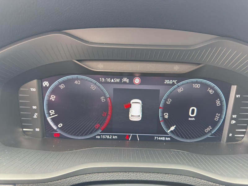 Skoda Karoq Tour Klima Navi Rückfahrkamera Sitzheizung — photo 11