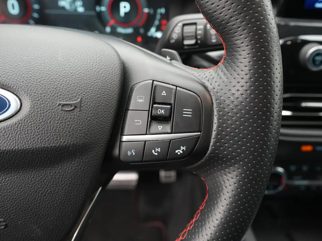 2020 Ford Kuga ST-Line,LED,HUD,AHK,ACC,PANO,TOTW,WINTER, photograph 12
