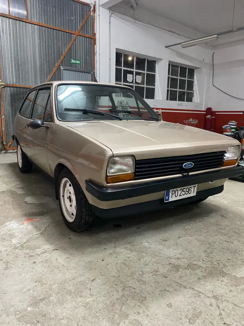 Ford Fiesta 1.1 L Bronce - 2