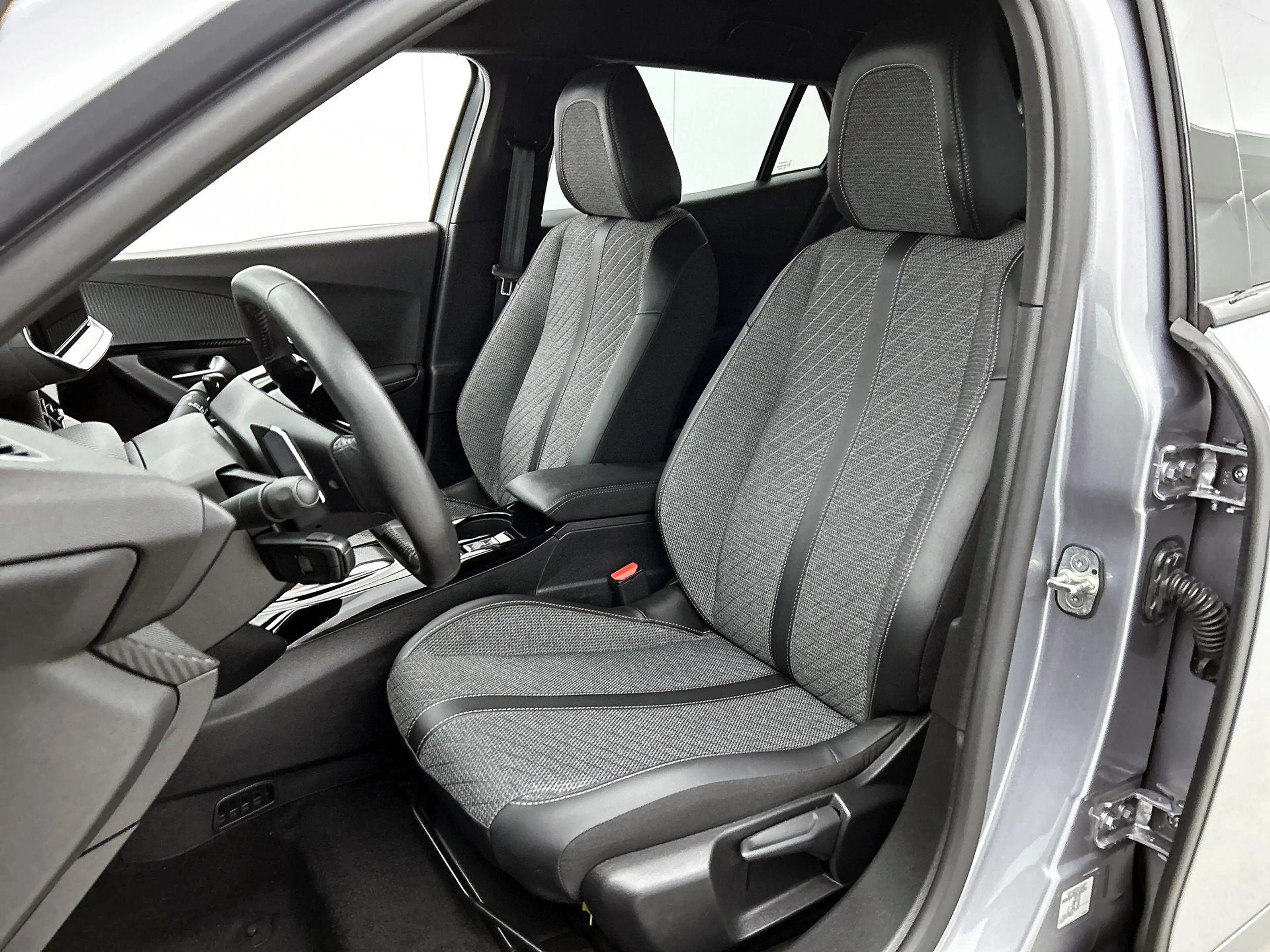 Peugeot 2008 SUV Allure Hybrid 145pk Automaat | Navigatie | 360 — photo 10