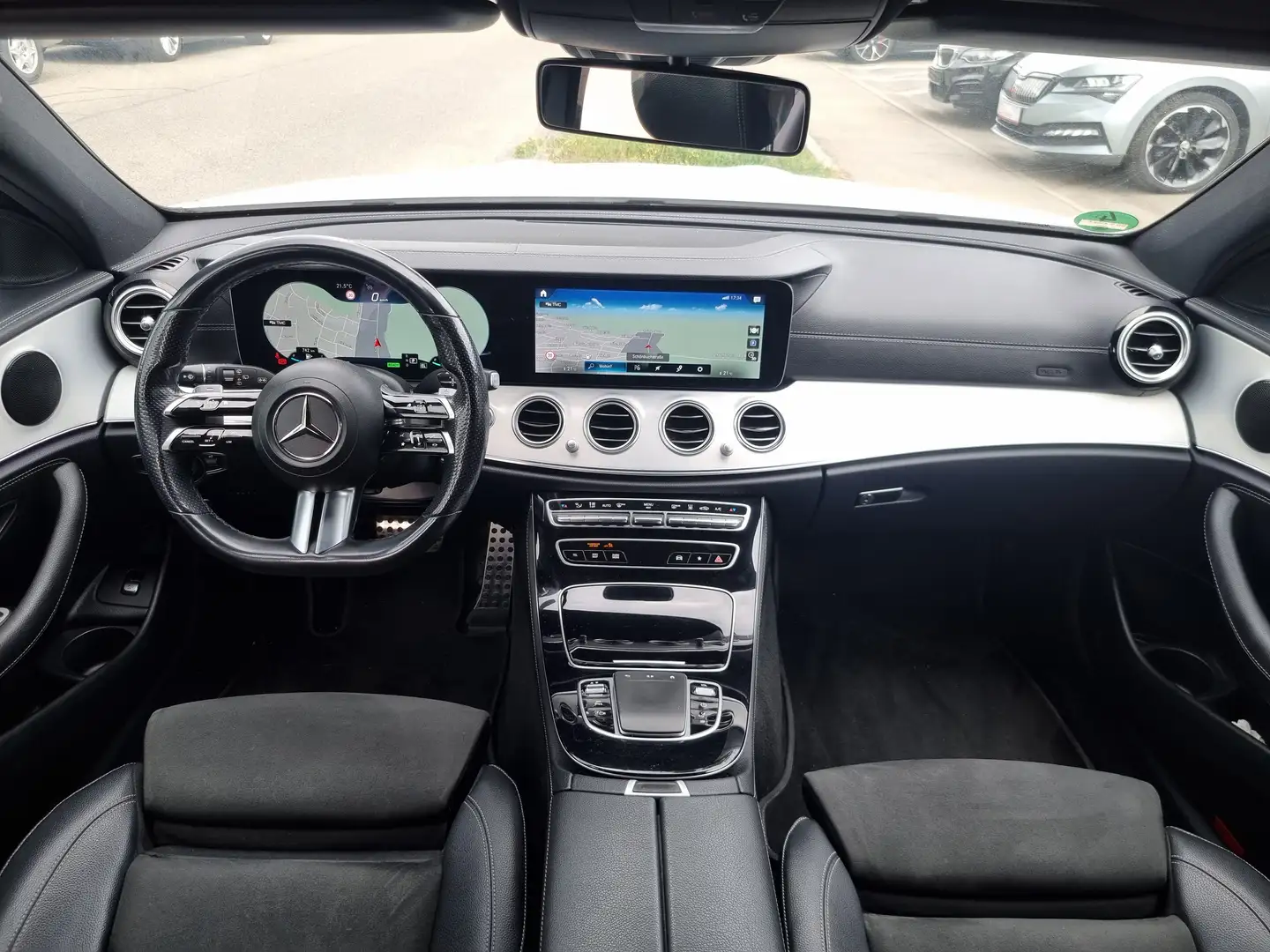 Mercedes-Benz E 300 E 300 de 4Matic AMG Int+Ext AHK Night MBUX-AR Kame Weiß - 2