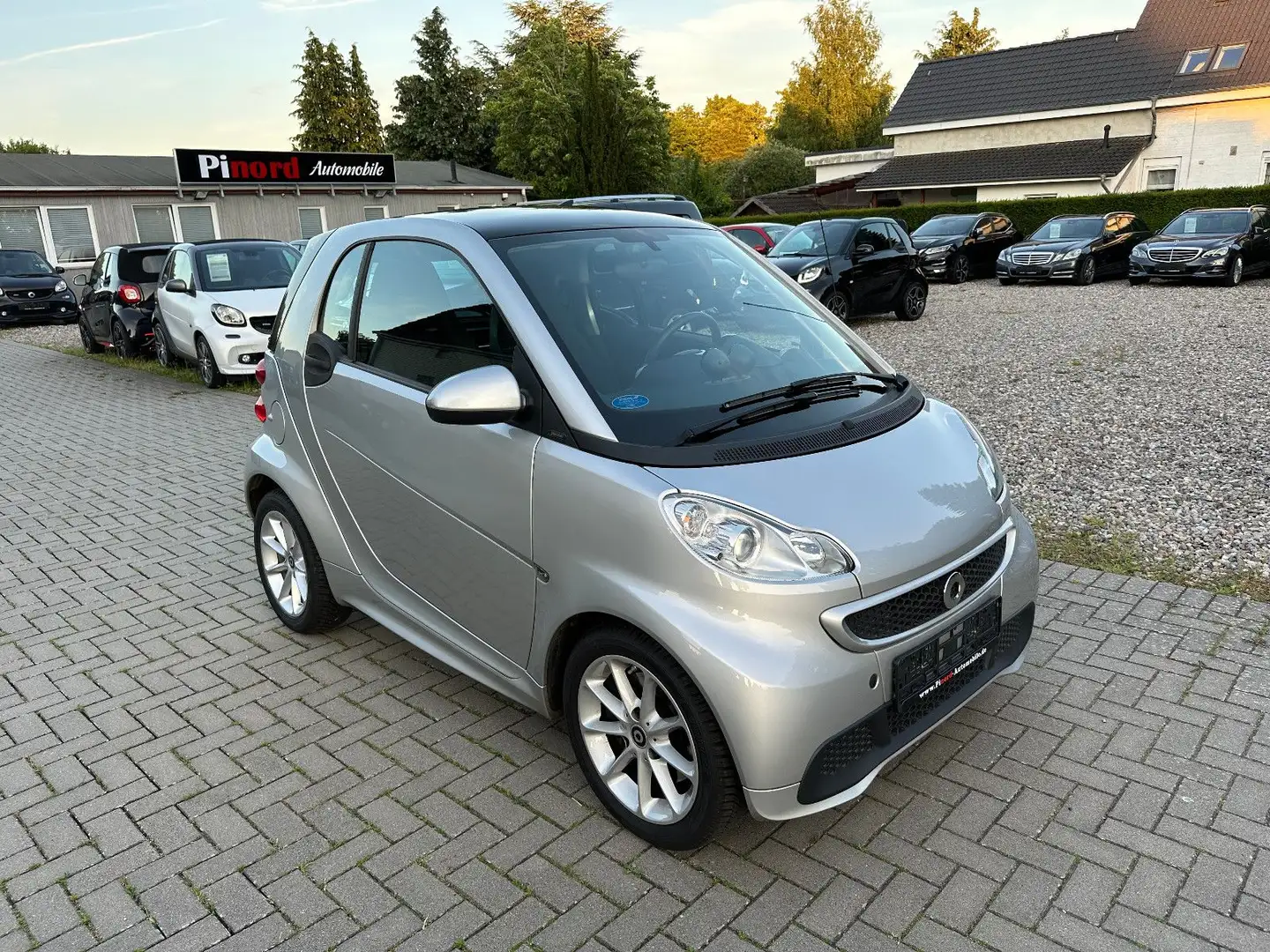 smart forTwo Coupe Passion 71PS-PANO-S.HEIZ-CAR PLAY-KLIMA Silber - 1