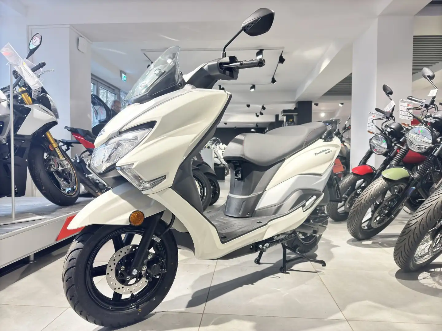 Suzuki BURGMAN STREET 125 EX Blanc - 1