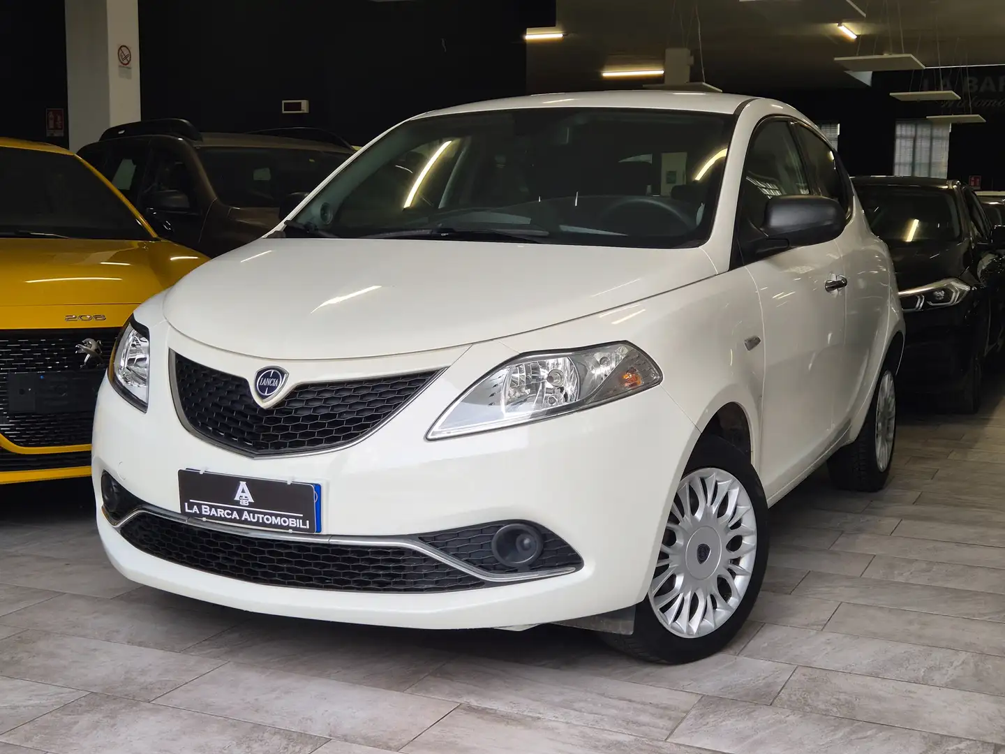 Lancia Ypsilon Ypsilon III 1.2 Silver ecochic Gpl 69cv Blanc - 1