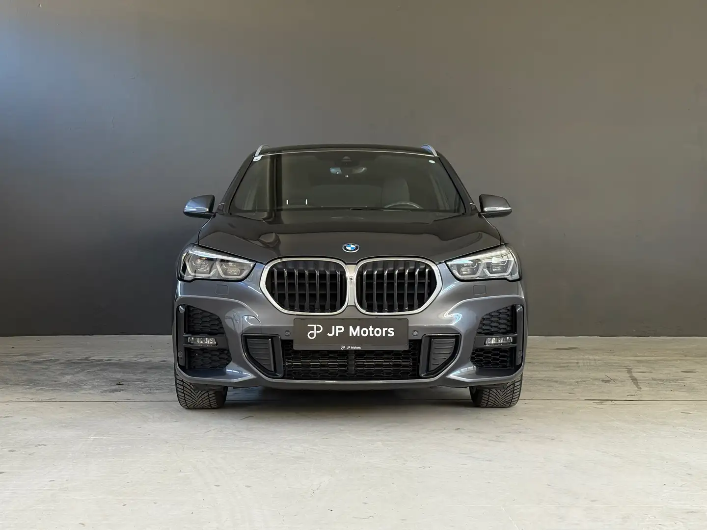 BMW X1 xDrive 25e M Sportpaket Grau - 2