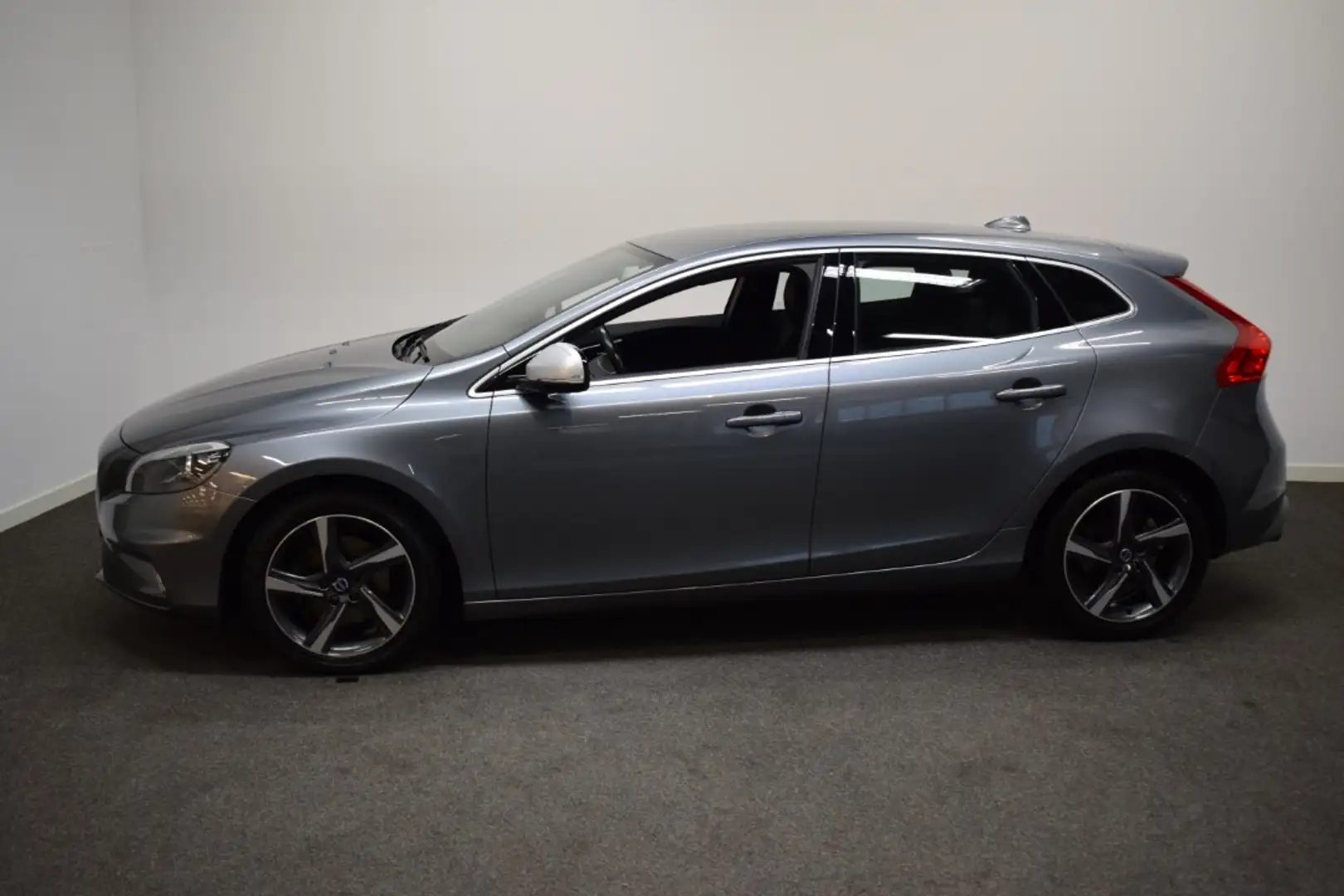 Volvo V40 T3 150pk R-Design Trekhaak 1300kg/ Airco ECC/ Navi Gris - 2