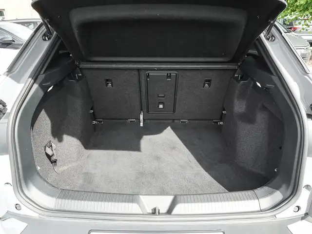 Volkswagen ID.4 view 16