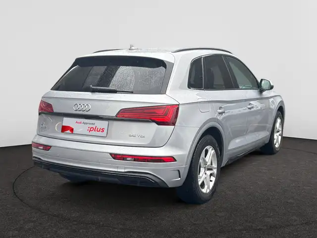 Audi Q5 view 5