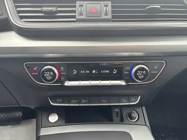 Audi Q5 view 16
