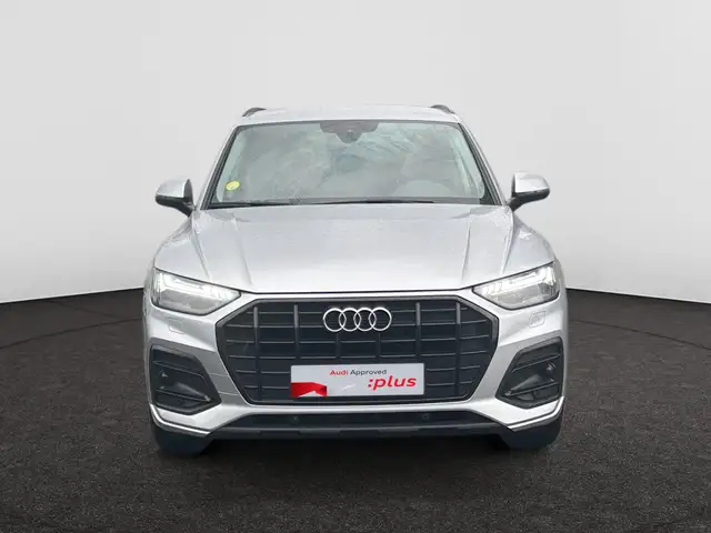 Audi Q5 view 3