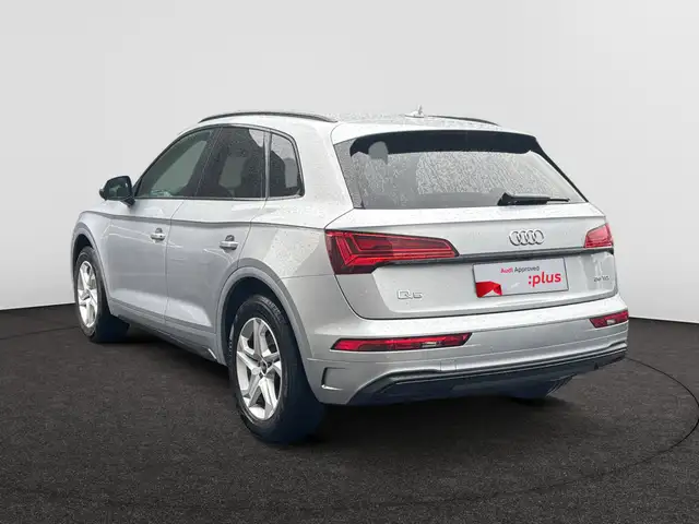 Audi Q5 view 2