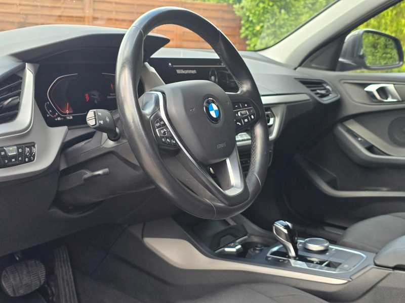 BMW 118 i Advant.*Automatik*RFK*SHZ*CarPlay*Scheckhef — photo 9
