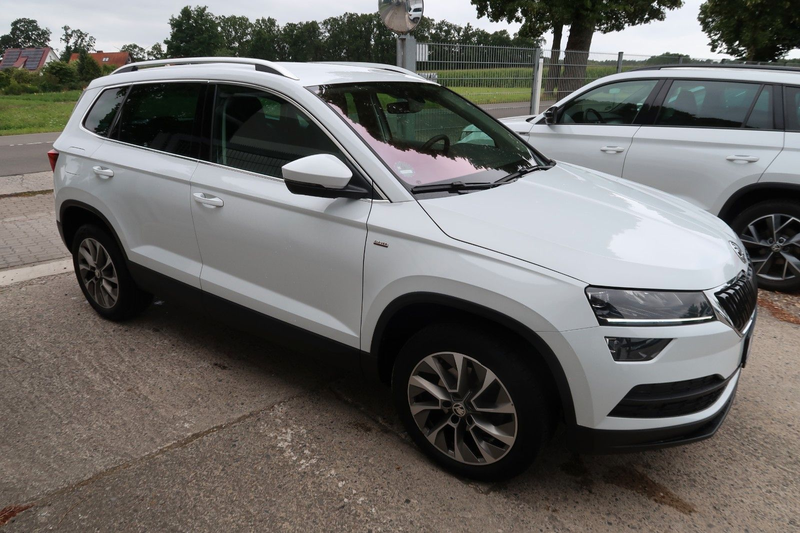 Skoda Karoq Clever 1.5 TSI|DSG|LED|VIRTUAL|1.HAND|GARA — photo 3