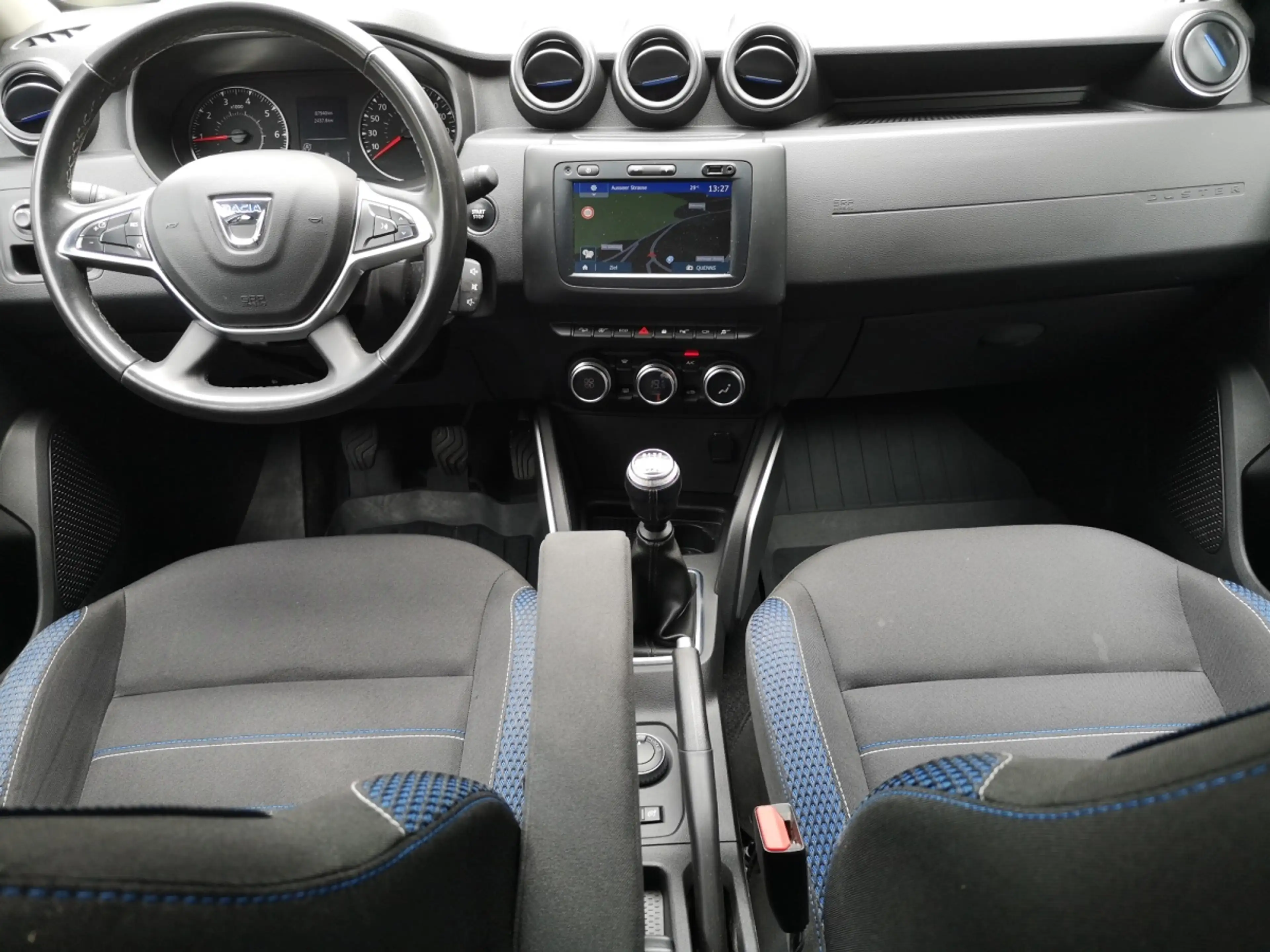 Dacia Duster Celebaration dCi 115 4x4 — photo 4