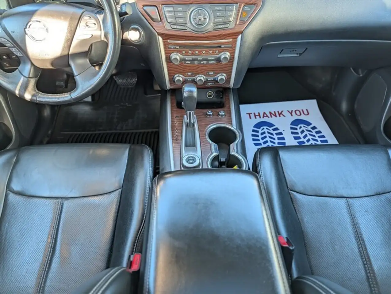 Nissan Pathfinder снимка Nissan Pathfinder