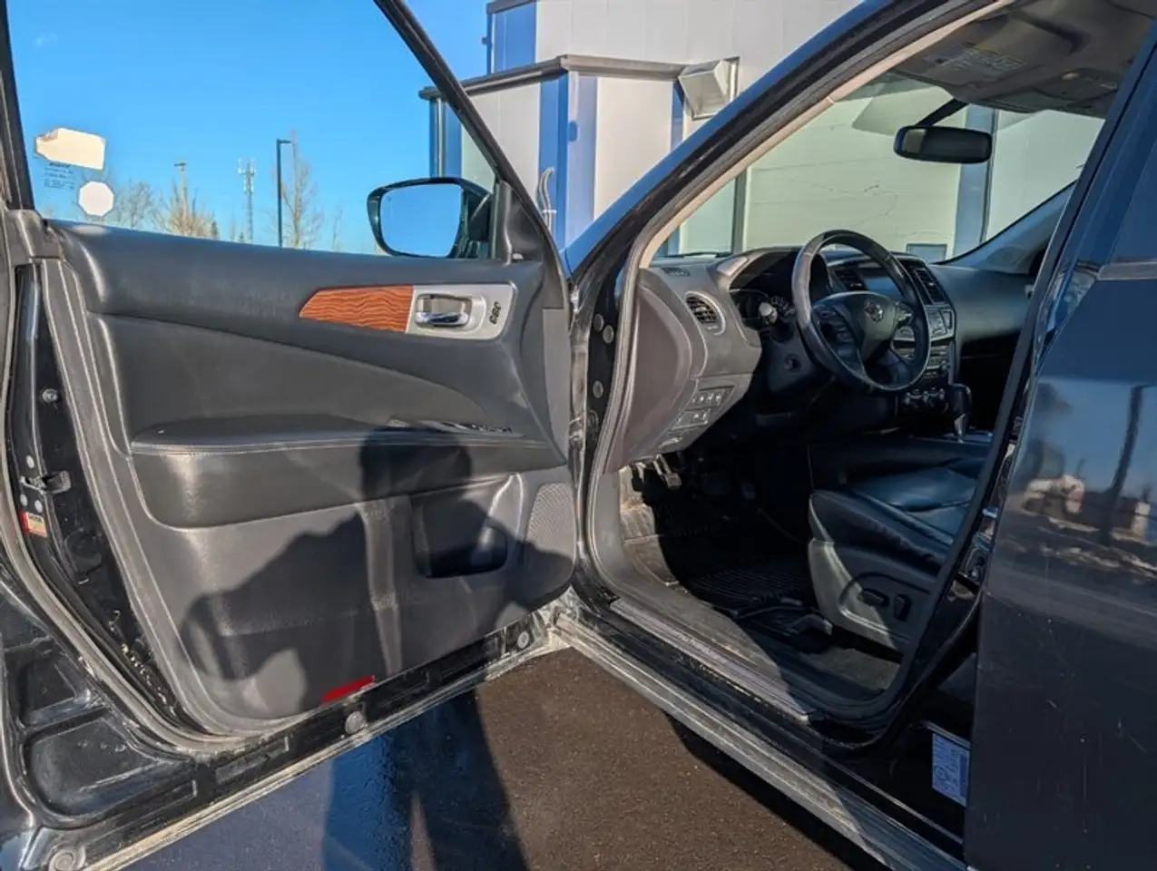 Nissan Pathfinder снимка Nissan Pathfinder