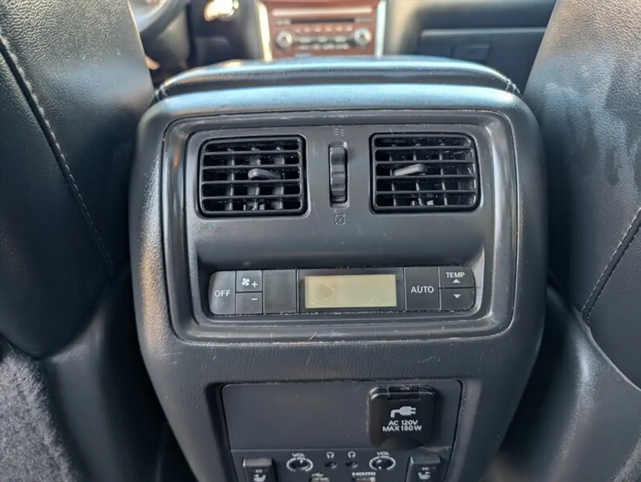 Nissan Pathfinder снимка Nissan Pathfinder