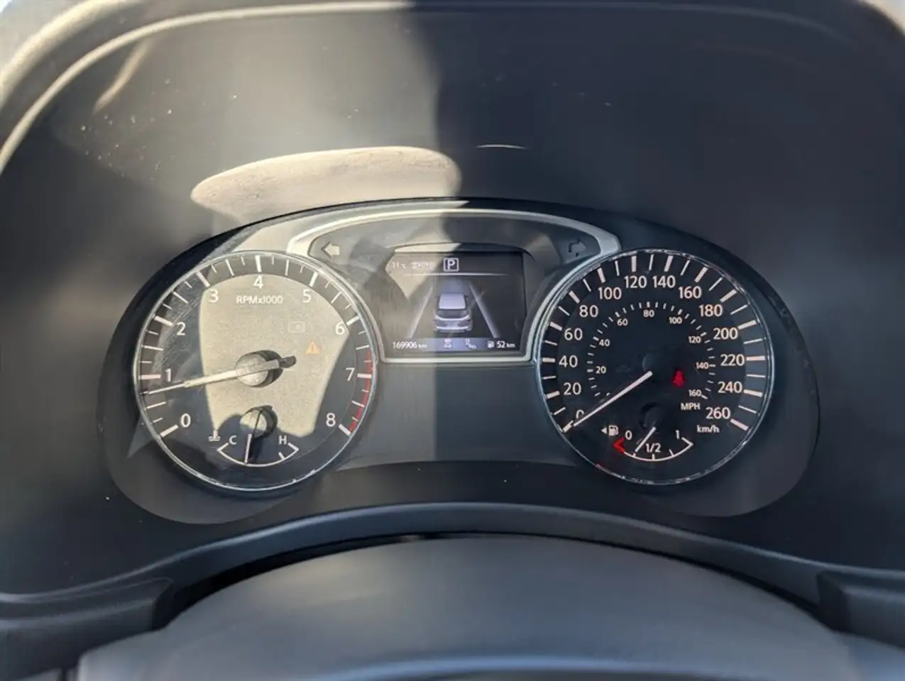 Nissan Pathfinder снимка Nissan Pathfinder
