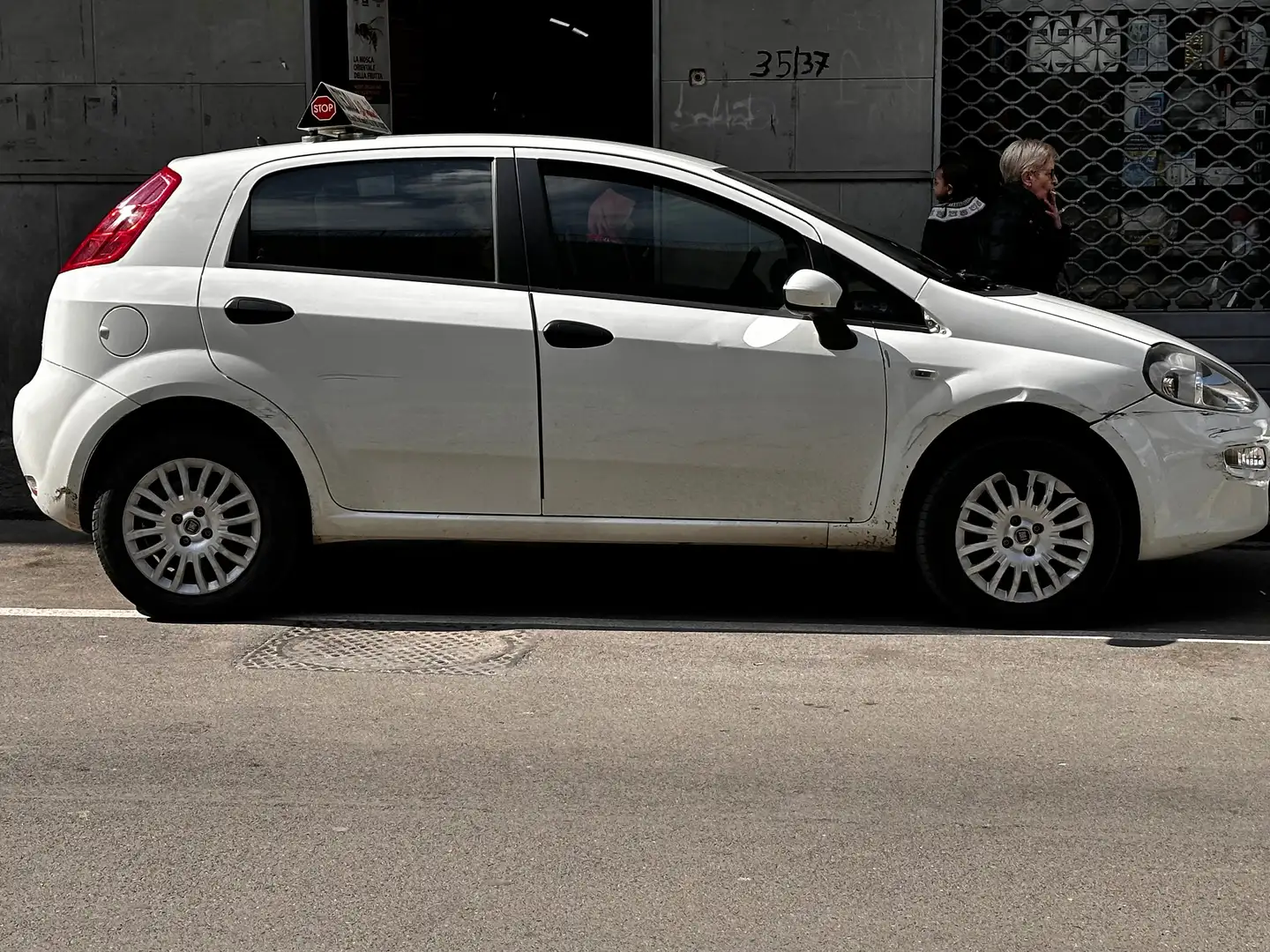 Fiat Punto Punto III 2012 5p 1.4 natural power Street 70cv E6 Bianco - 2