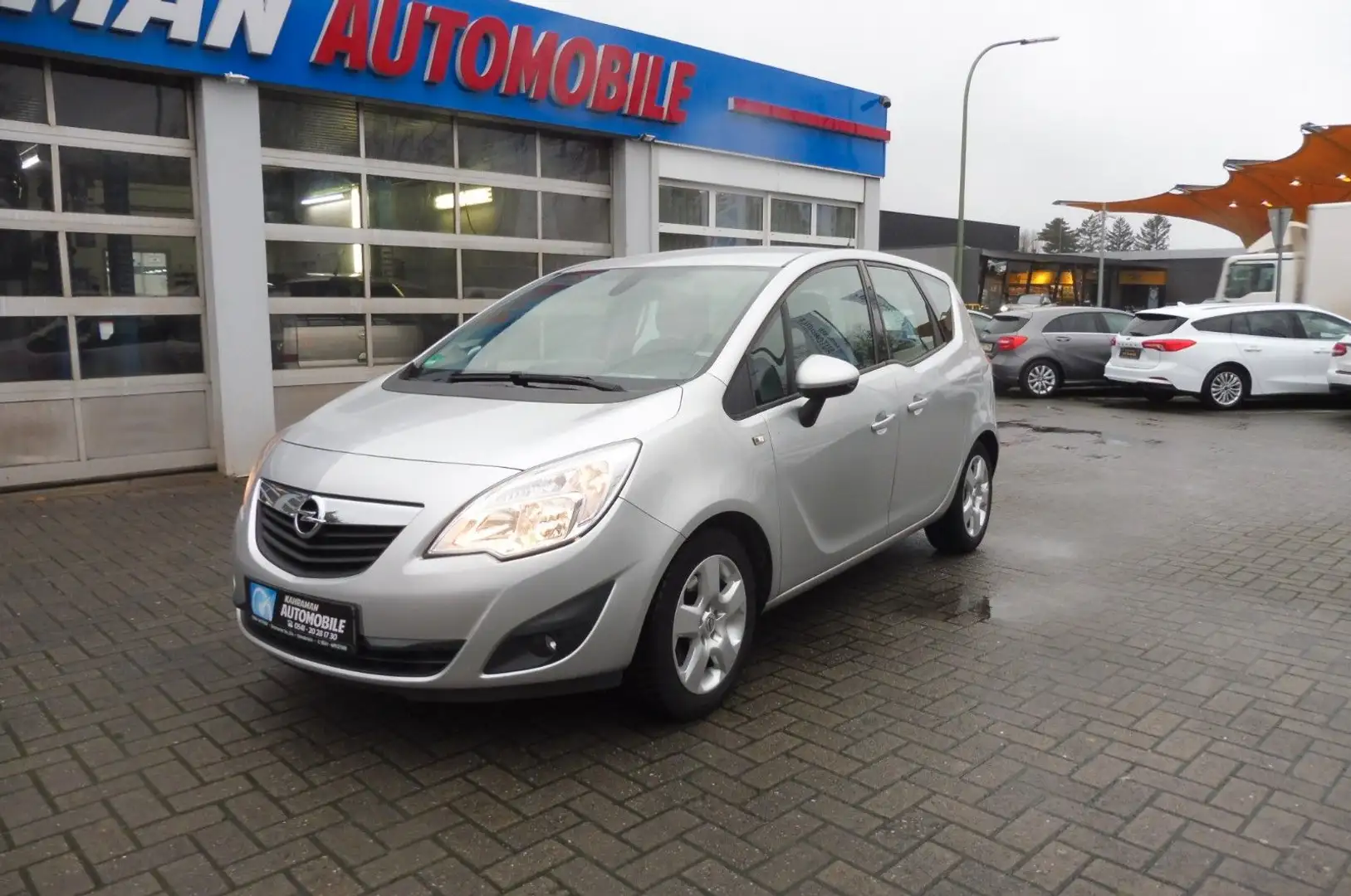 Opel Meriva B Edition.1.4 Turbo .(FAHRADTRÄGER) Silber - 2