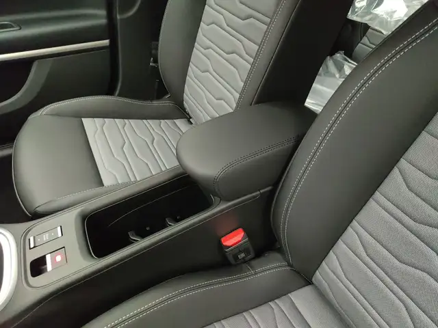 Jeep Avenger view 23