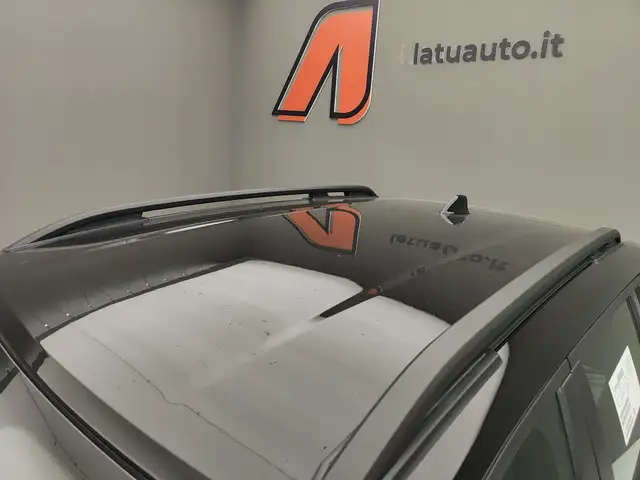 Jeep Avenger view 2
